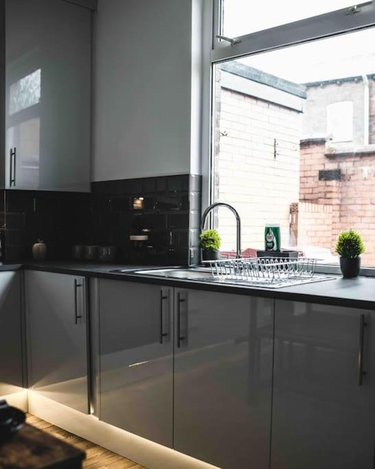 Comfortable Home In Bolton Farnworth Екстер'єр фото