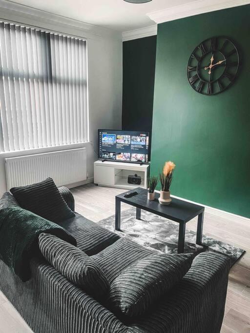 Comfortable Home In Bolton Farnworth Екстер'єр фото