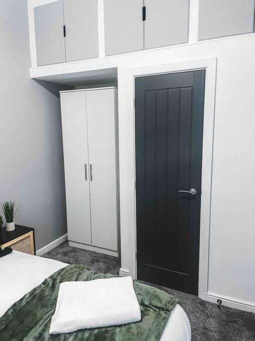 Comfortable Home In Bolton Farnworth Екстер'єр фото