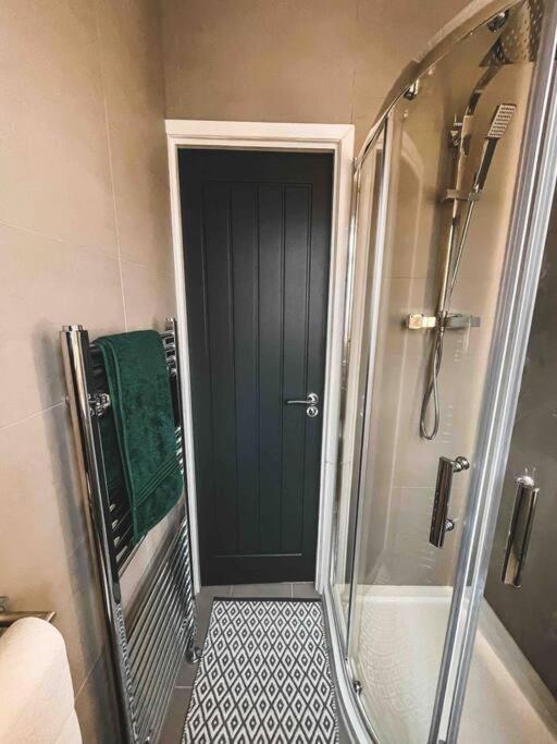 Comfortable Home In Bolton Farnworth Екстер'єр фото